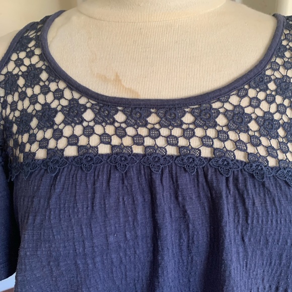 Cute cotton blend textured cold shoulder top, with lace neckline and straps . - Picture 2 of 4